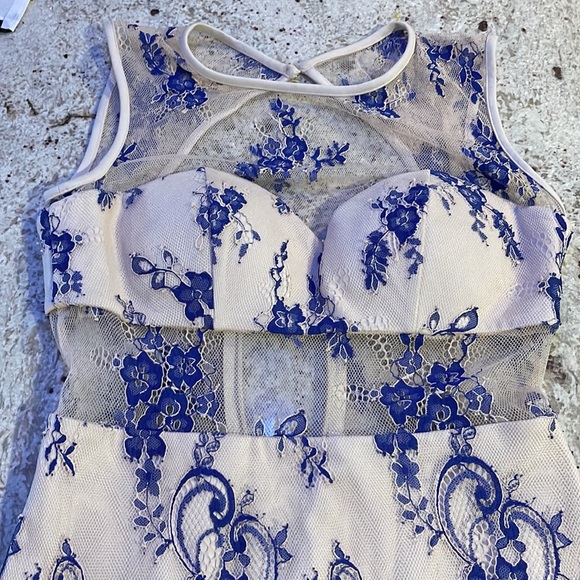 Lace Lavender and Cream Bebe Dress size XS - Picture 3 of 6